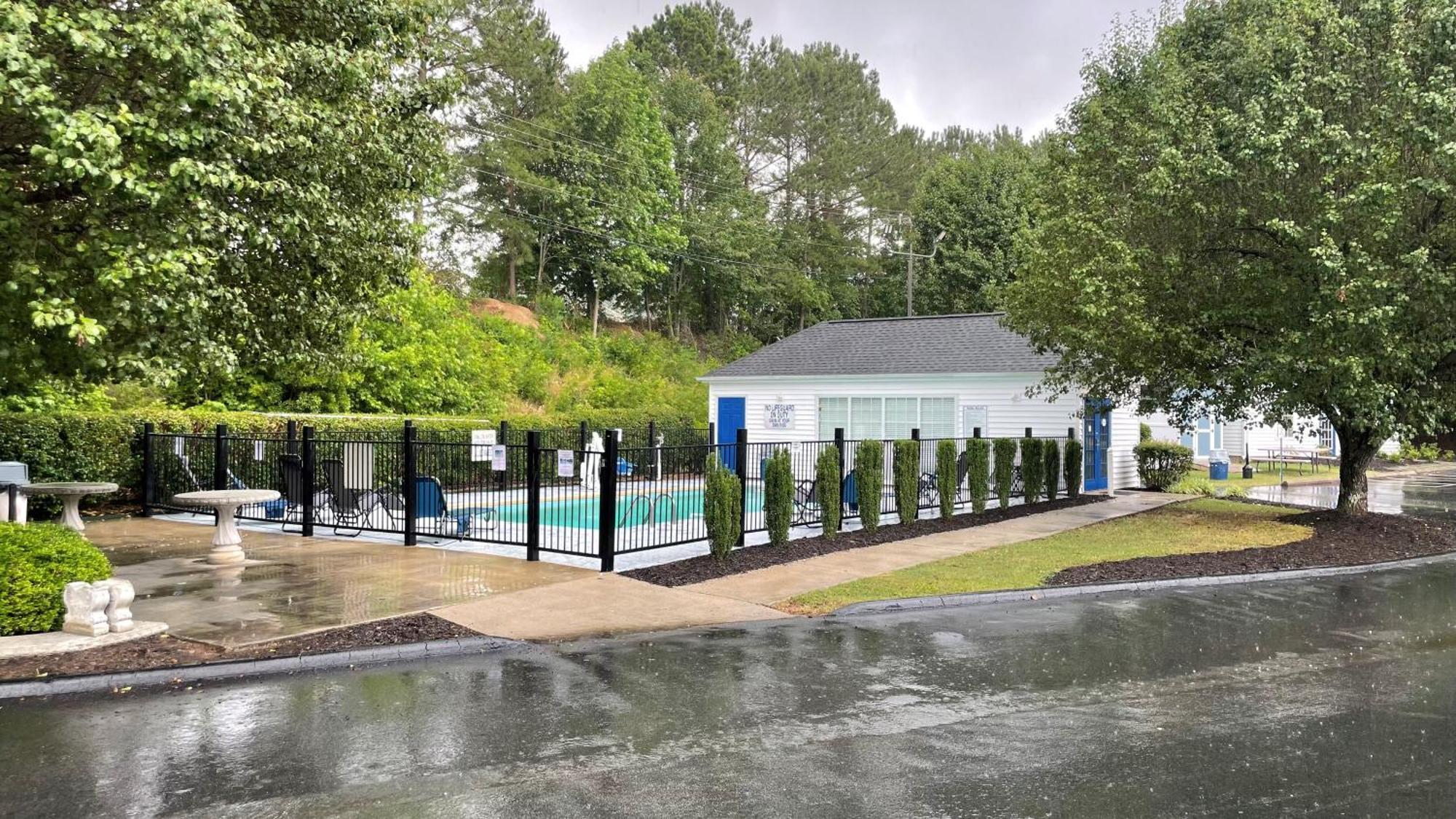 Baymont By Wyndham Greenwood Exterior foto